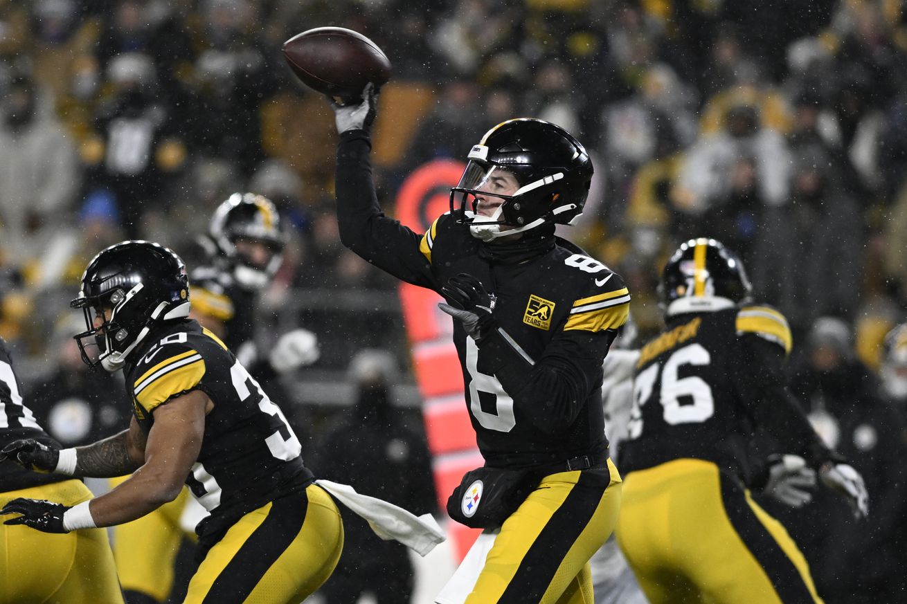 Las Vegas Raiders v Pittsburgh Steelers