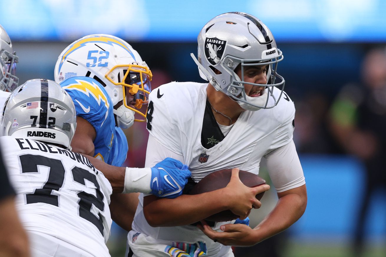 Las Vegas Raiders v Los Angeles Chargers