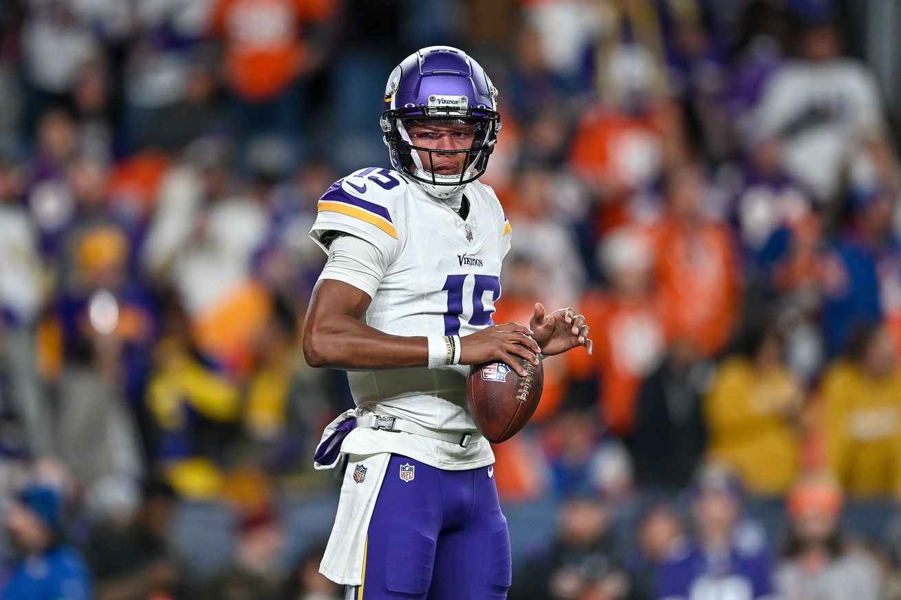 Minnesota Vikings v Denver Broncos
