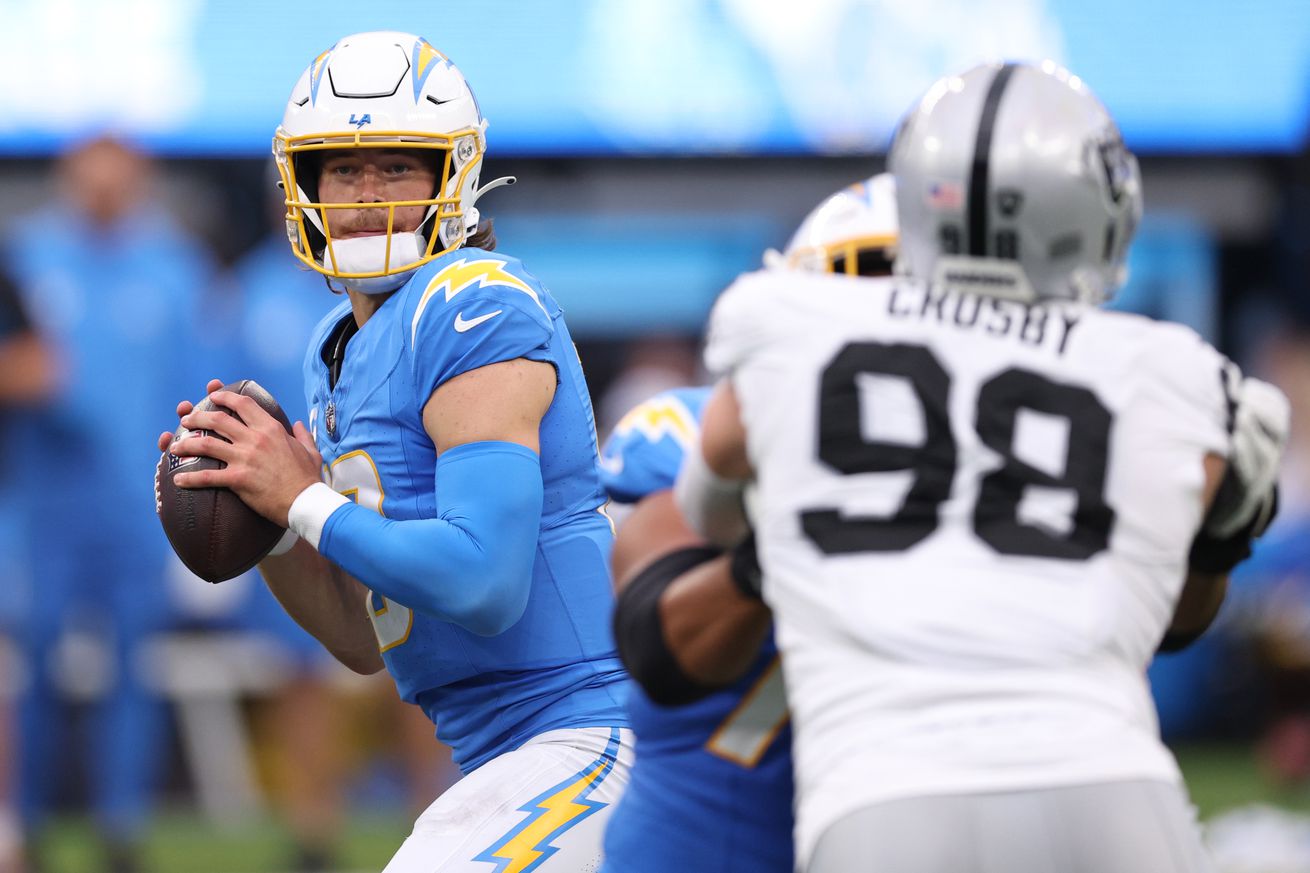 Las Vegas Raiders v Los Angeles Chargers