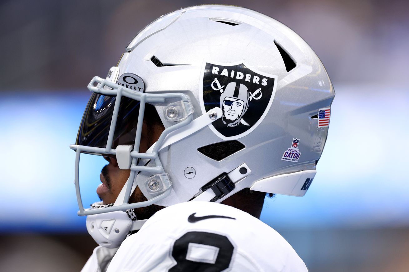 Las Vegas Raiders v Los Angeles Chargers