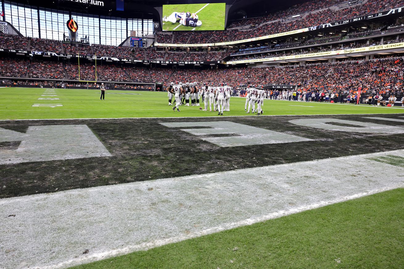 Denver Broncos v Las Vegas Raiders