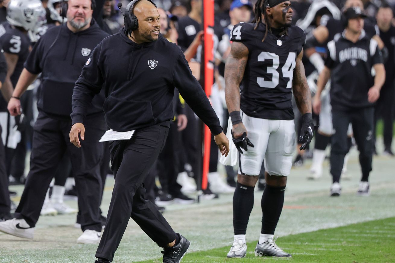 Denver Broncos v Las Vegas Raiders