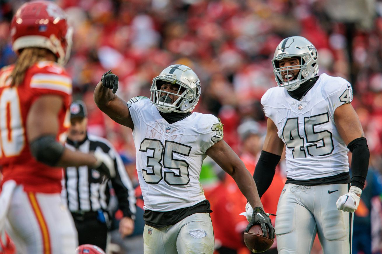 NFL: DEC 25 Raiders at Chiefs