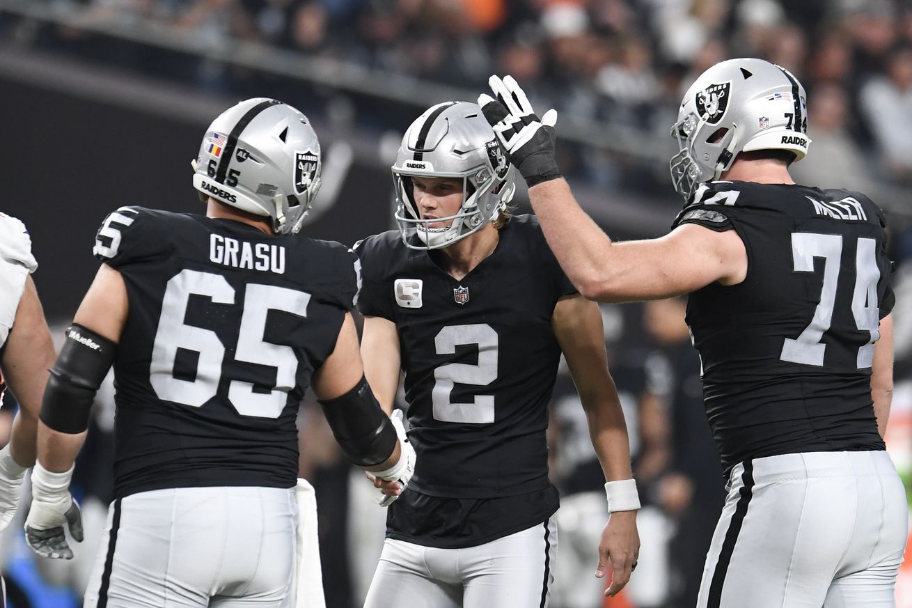 Denver Broncos v Las Vegas Raiders