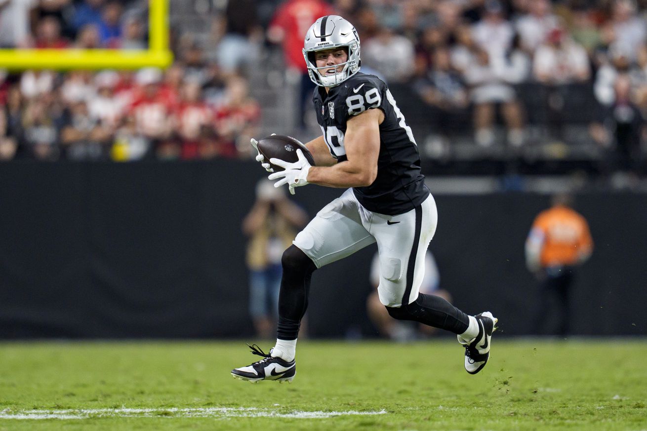 Kansas City Chiefs v Las Vegas Raiders