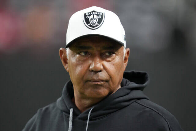 Aug 23, 2024; Paradise, Nevada, USA; Las Vegas Raiders assistant head coach Marvin Lewis reacts during the game against the San Francisco 49ers at Allegiant Stadium. Mandatory Credit: Kirby Lee-USA TODAY Sports Marvin Lewis, Raiders
