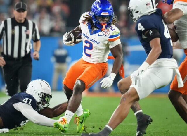 Boise State Broncos running back Ashton Jeanty (2) runs past Penn State Nittany Lions linebacker Kobe King (41) during their Vrbo Fiesta Bowl matchup at State Farm Stadium on Dec. 31, 2024. Ashton Jeanty, Raiders