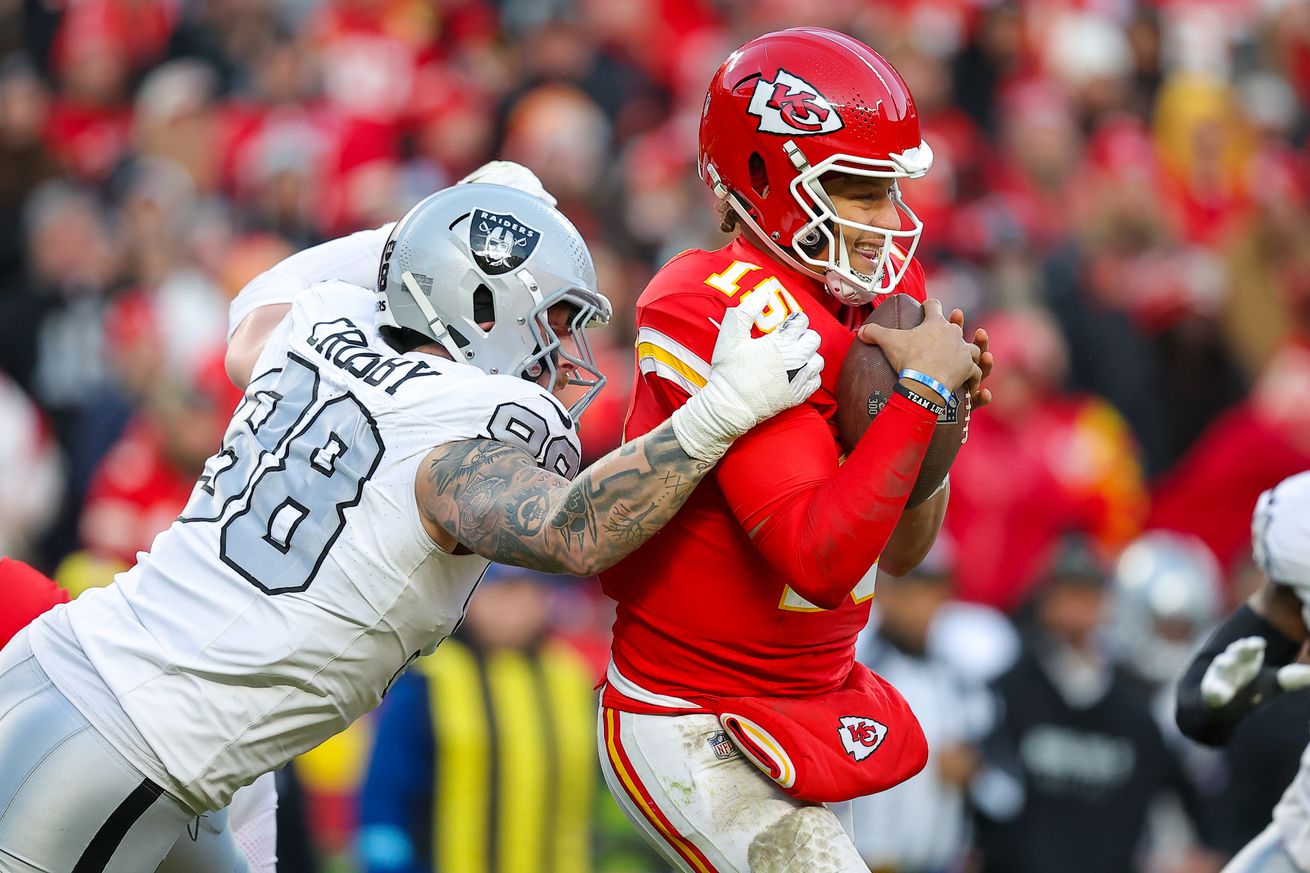 Las Vegas Raiders v Kansas City Chiefs