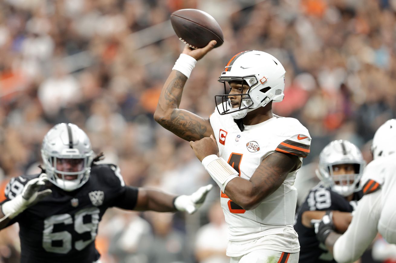 Cleveland Browns v Las Vegas Raiders