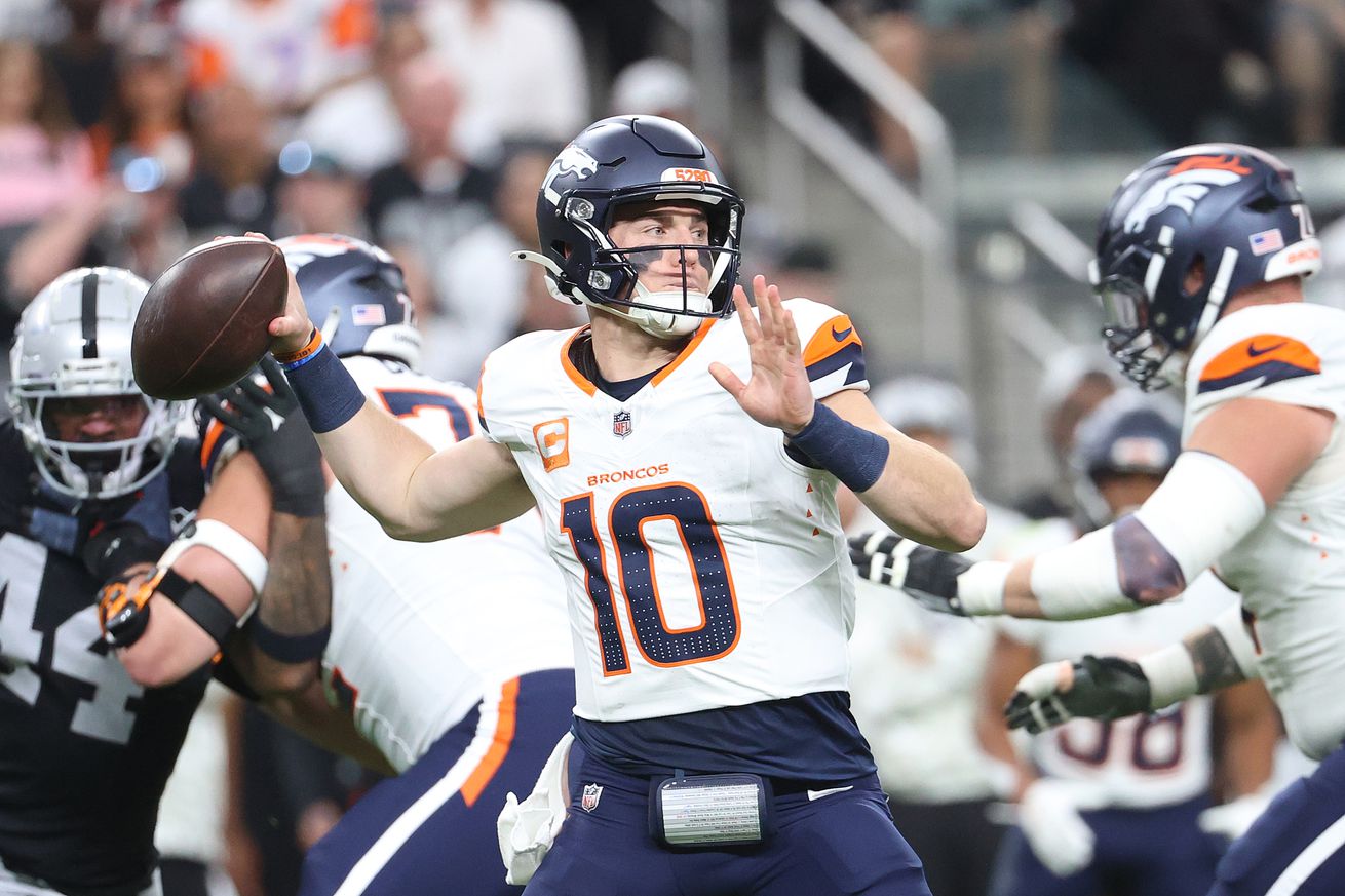 Denver Broncos v Las Vegas Raiders