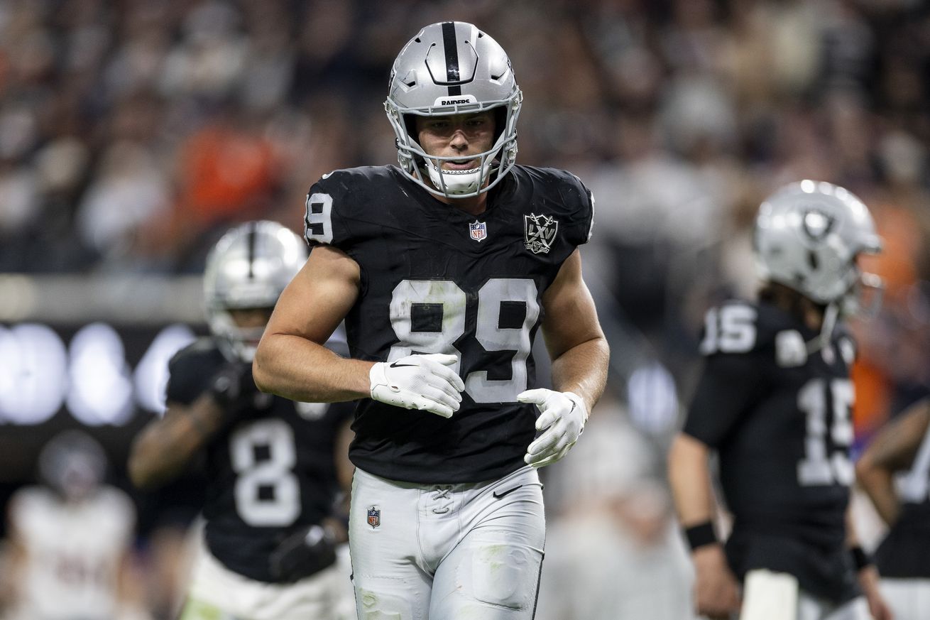 Denver Broncos v Las Vegas Raiders