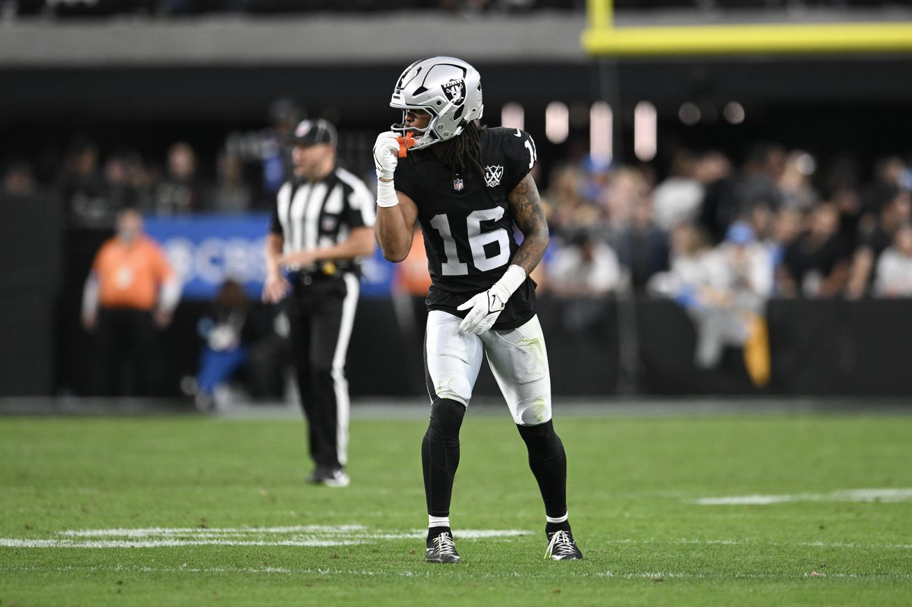 Los Angeles Chargers v Las Vegas Raiders