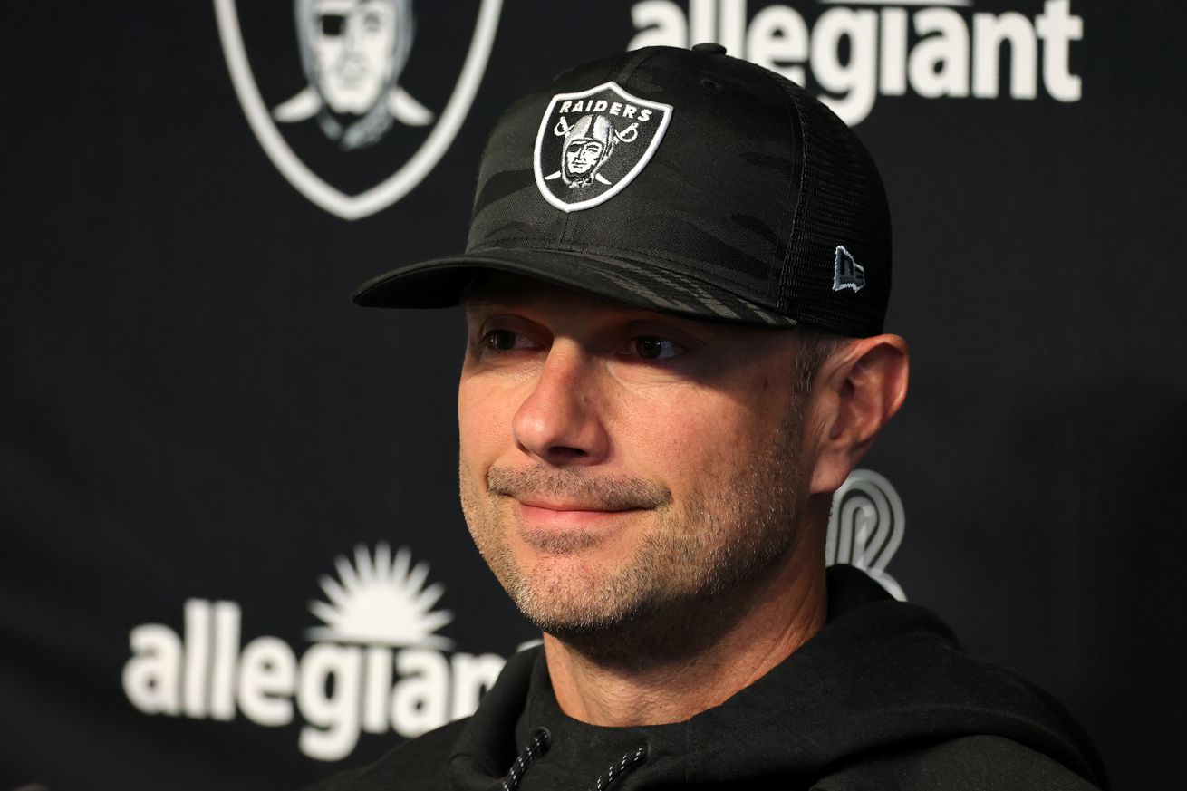 Las Vegas Raiders Introduce Geno Smith