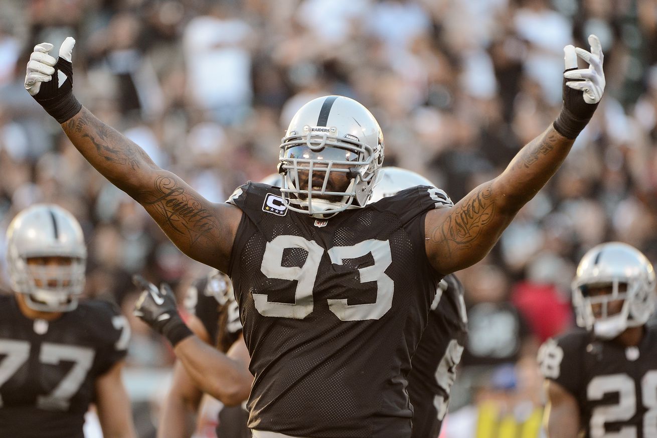 Tampa Bay Buccaneers v Oakland Raiders