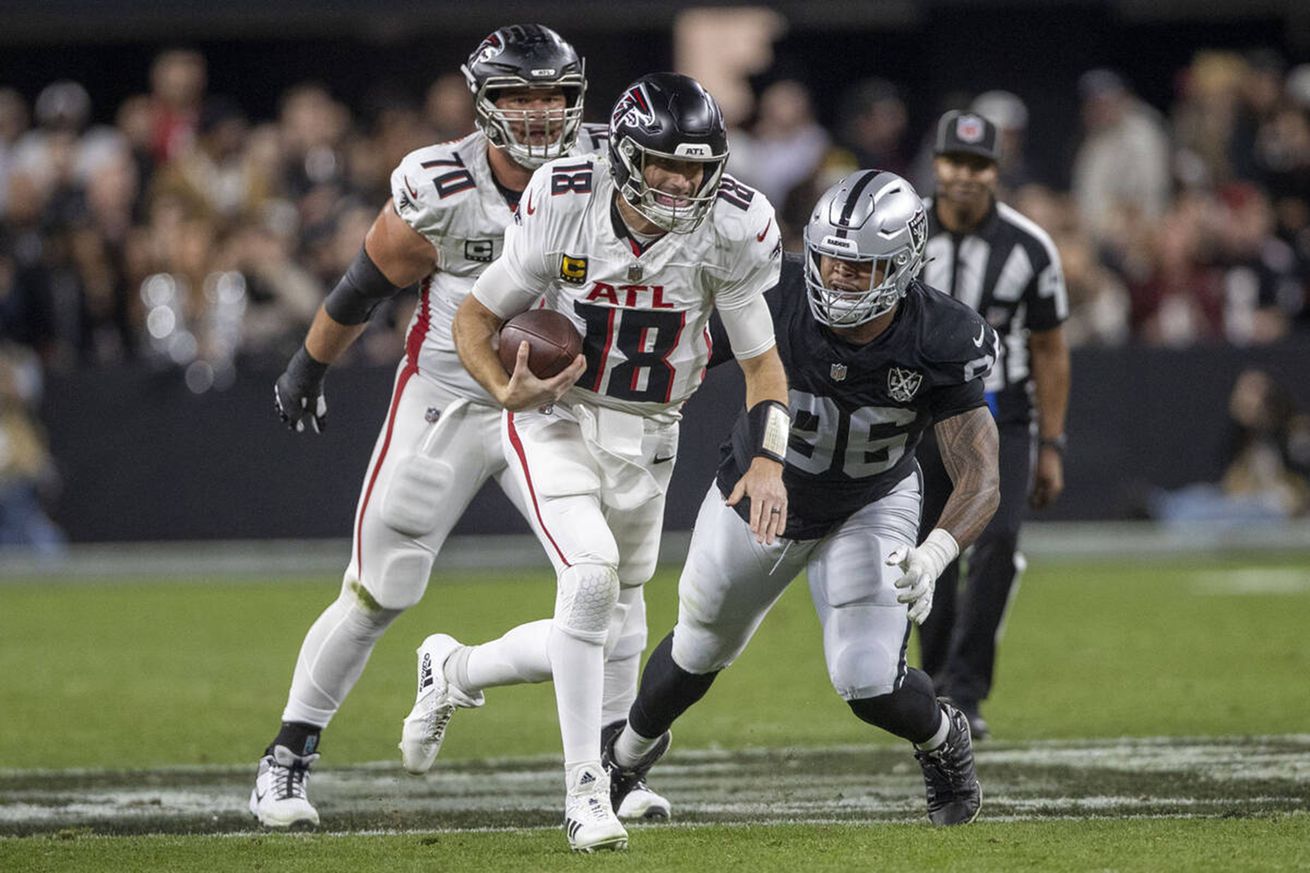 SPORTS-FBN-FALCONS-MORRIS-COUSINS-LV