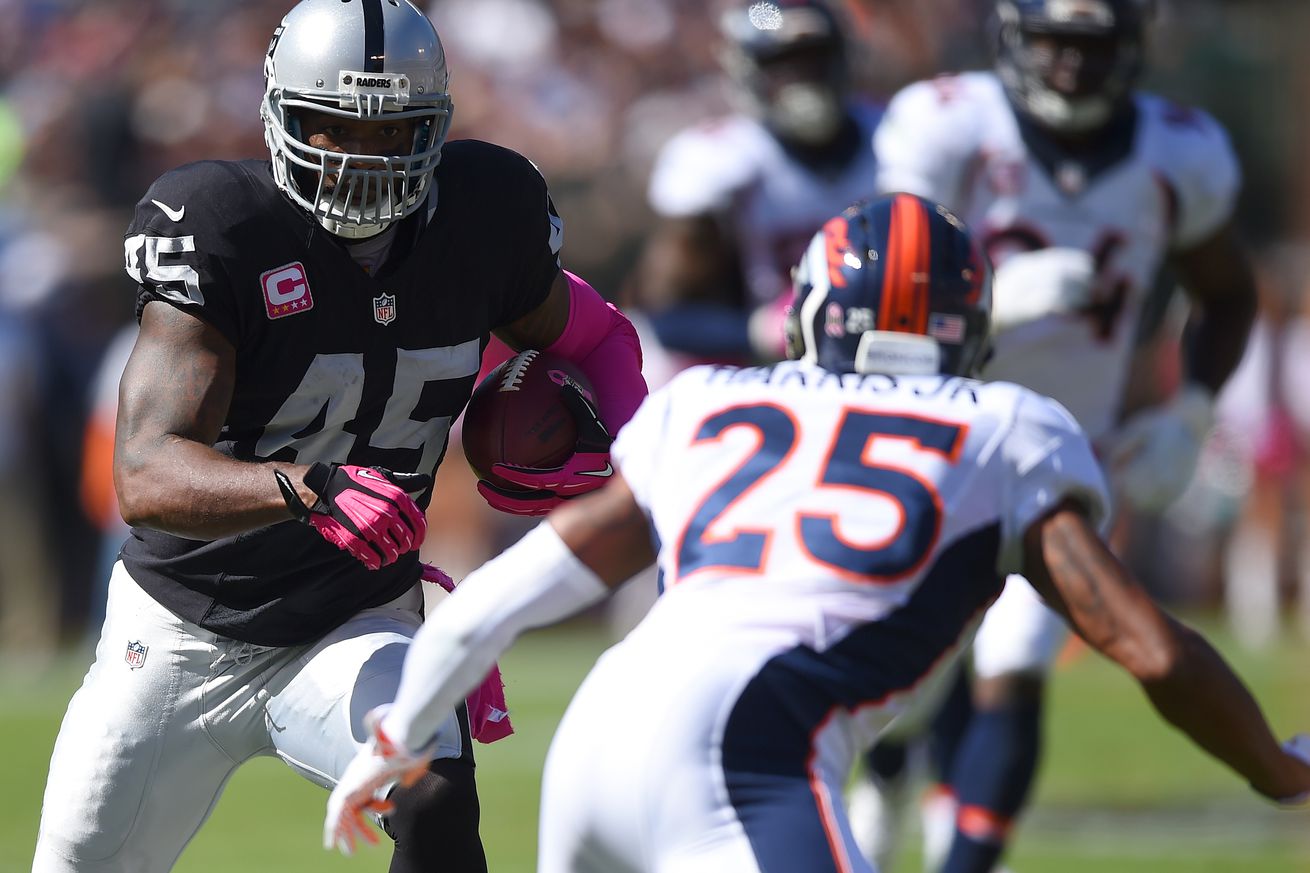 Denver Broncos v Oakland Raiders