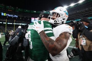 dolphins release raheem mostert